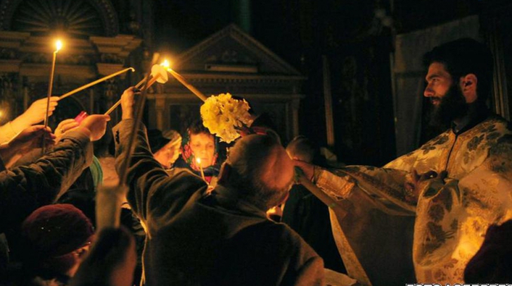 Lumina Sfântă de la Ierusalim va fi adusă, în jurul orei 19,00, în România