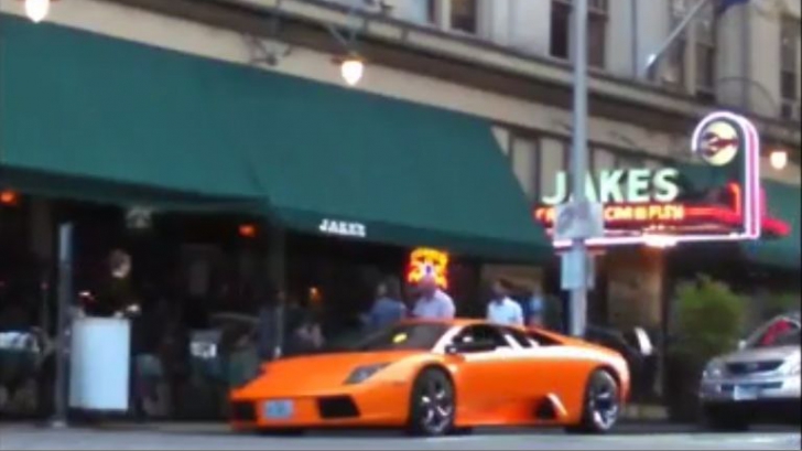 Privește atent acest Lamborghini cu preț exorbitant. Ce se întâmplă cu el te va lăsa fără grai