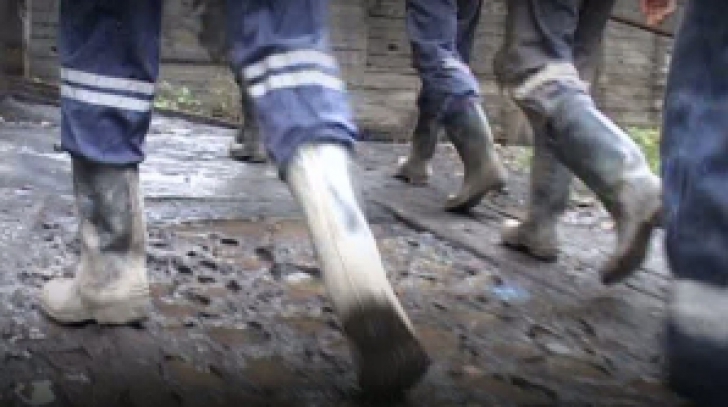 Protest spontan în Valea Jiului. Minerii de la Lonea s-au blocat în subteran