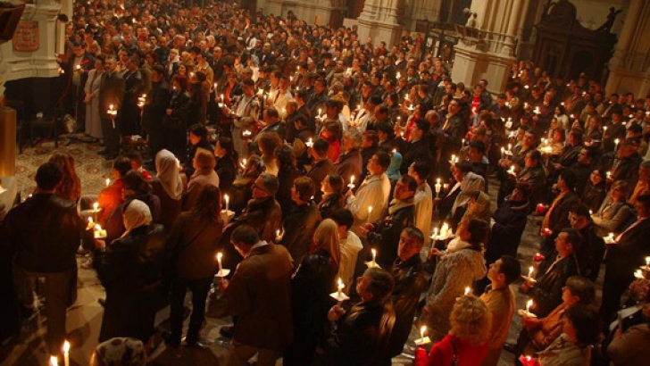 Mii de pelerini ortodocși, la ceremonia "Focului Sfânt" de la Ierusalim