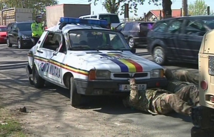 Accident cu două blindate americane şi o maşina de poliţie, la Galaţi / Foto: presagalati.ro