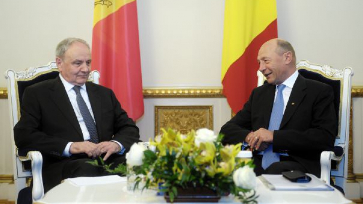 Băsescu a primit decorația militară supremă a Republicii Moldova