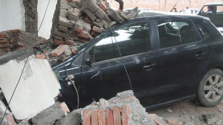 Cutremur masiv în Nepal: 2.500 de persoane au murit și aproape 6.000 au fost grav rănite 