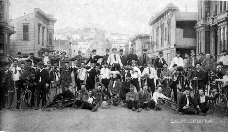 Istoria uitată a bicicliștilor, cei care au militat pentru asfaltarea șoselelor