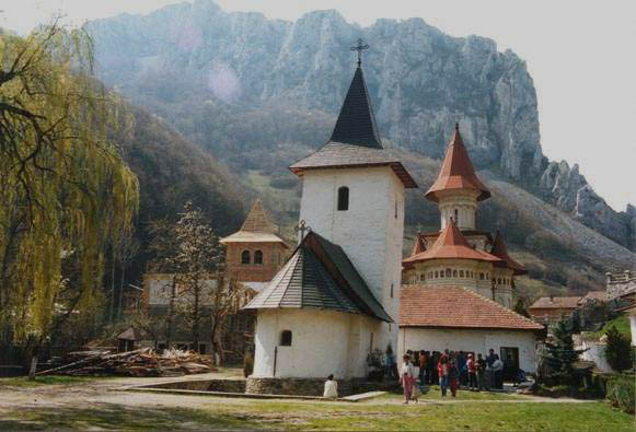 Satul unde soarele răsare de două ori. Fenomen unic în România
