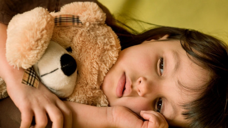 Copilul tău nu doarme destul? Iată efectele devastatoare