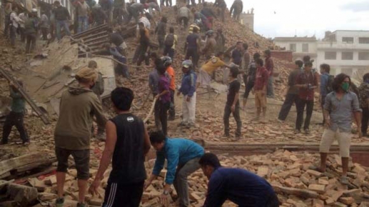 Cutremur Nepal. Bilanț devastator: 6000 de morți, 14 000 de răniți 