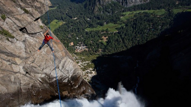 Celebru alpinist, mort în urma unui număr spectaculos / Foto: adrenalineart.com