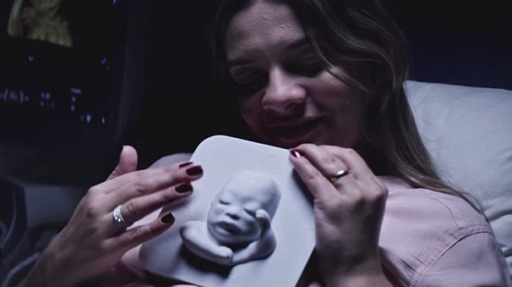 O femeie nevăzătoare însărcinată și-a 'văzut' bebelușul pentru prima dată. Cum a fost posibil