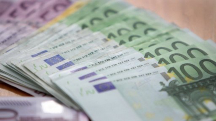E bine sau nu pentru România să adere la Euro? "Jocuri de Putere" cere prima dezbatere naţională