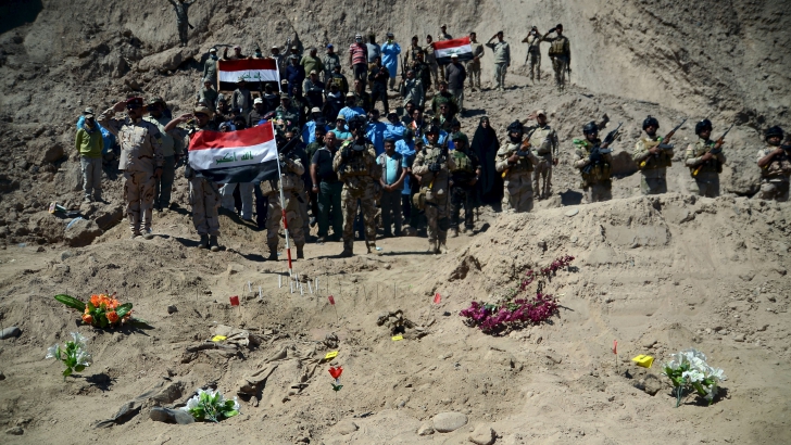 Irak: 470 de cadavre, exhumate din gropile comune din Tikrit