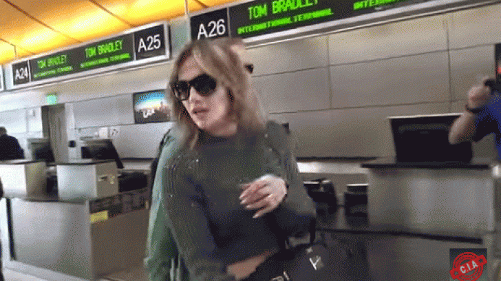 A rămas cu gura căscată! Ce a pățit Jennifer Lopez când a aterizat pe aeroportul din Los Angeles