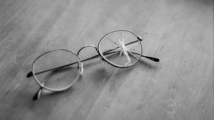 Invenţia care ar putea să ne facă să uităm definitiv de ochelarii de vedere