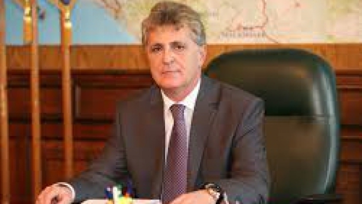 Șeful comandamentului NATO, primit de Mircea Dușa