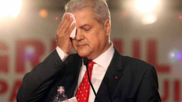 Cum și-a "trucat" o fotografie fostul premier Adrian Năstase