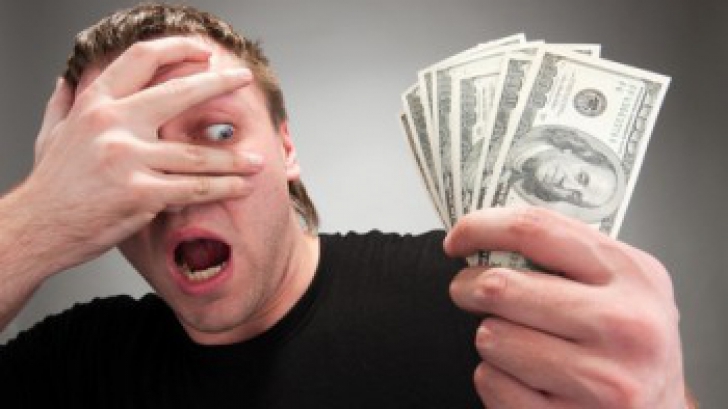 Cum să faci bani: nouă obiceiuri financiare care te pot îmbogăți 