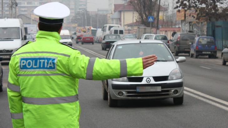 Șofer turmentat, show la Poliția din Pitești: "Poliția m-a luat, mi-a dat cafea, eu m-am îmbătat"
