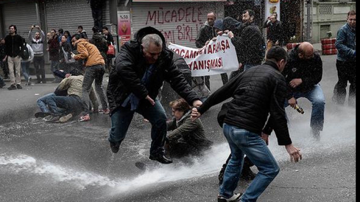 Protestele din Turcia: Peste 10.000 de politişti "vechează" Istanbulul. Ce spune Erdogan
