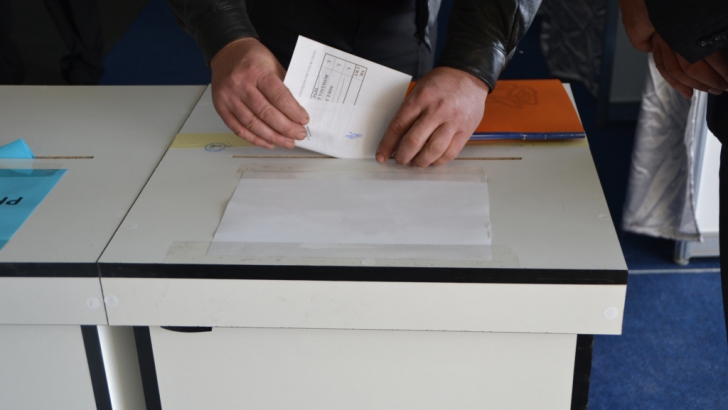 Bulgarii n-au unde tipări buletine de vot şi vor să apeleze la România