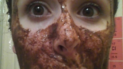 Și-a dat pe față cu un amestec de miere și scorțișoară. Efectul a fost imediat și spectaculos