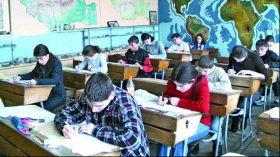 "Şcoala începe pe 15 septembrie". Sute de părinţi nemulţumiţi de decizia Ministerului Educaţiei 