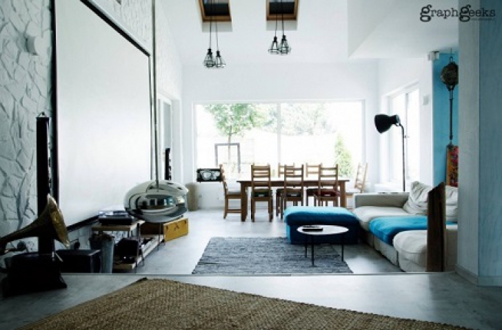 Cum arată casa lui Smiley! Artistul şi-a mobilat casa fix pe stilul său