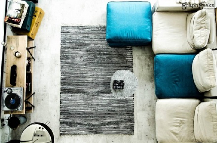 Cum arată casa lui Smiley! Artistul şi-a mobilat casa fix pe stilul său