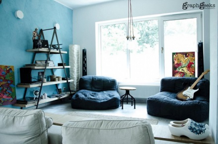 Cum arată casa lui Smiley! Artistul şi-a mobilat casa fix pe stilul său