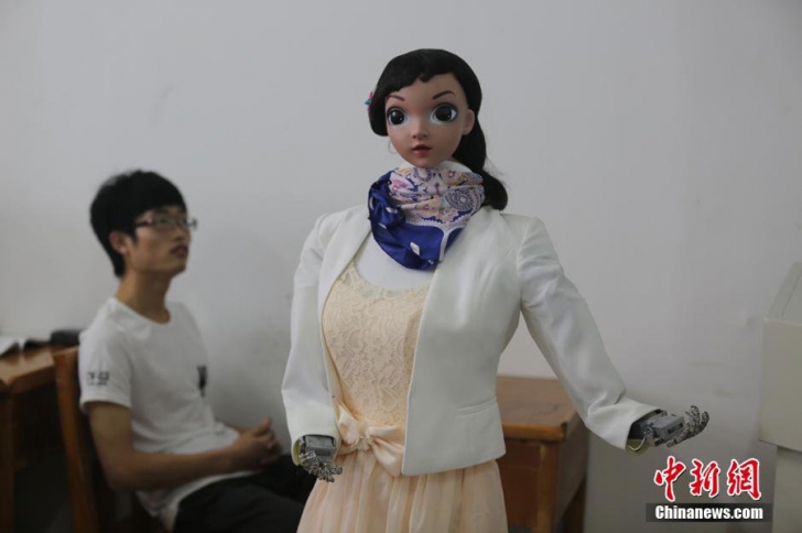 Curs predat de un profesor-robot la o universitate din China