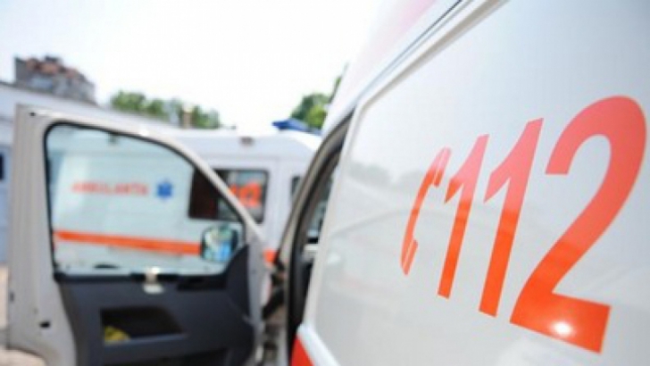 Patru persoane, printre care şi un copil de doi ani, au fost rănite într-un accident în Sânpetru.