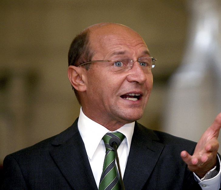 Băsescu, noi atacuri la Ponta: S-a ascuns ca struțul de Justiție! Ce spune despre prezența la Baku