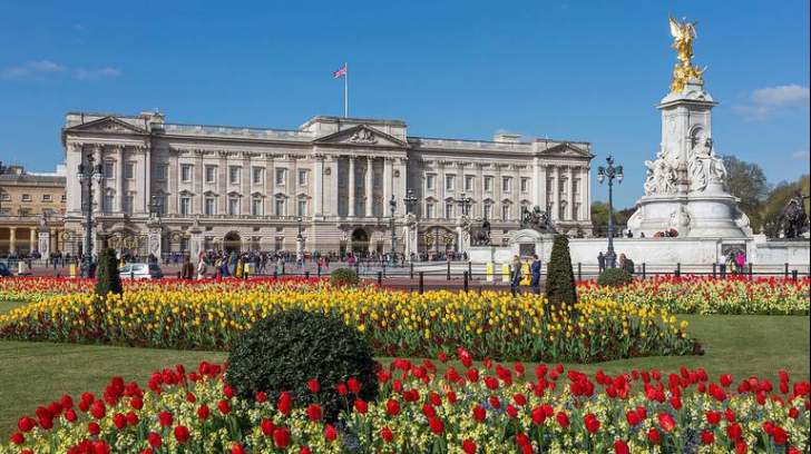 Atac armat în apropierea Palatului Buckingham, din Londra: un bărbat a rănit doi poliţişti