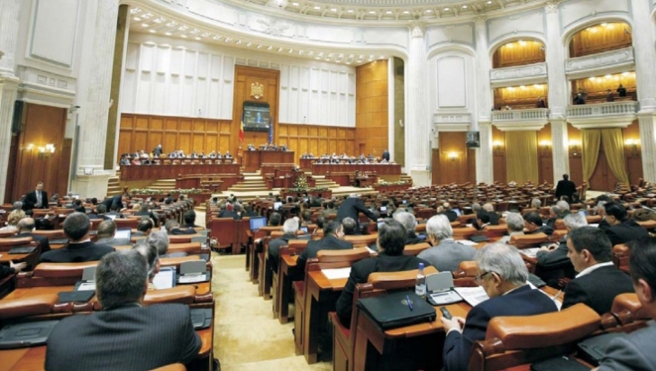 Legea alegerilor parlamentare a fost adoptată. Un amendament al PNL a fost, însă, respins 