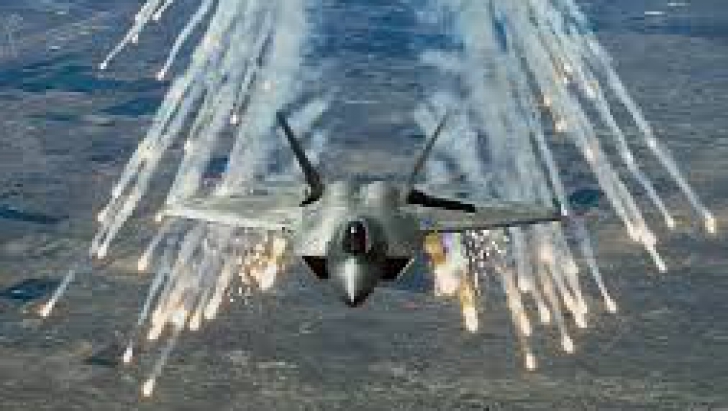 Avioane „invizibile” F-22 pe cerul Europei? SUA își „încordează mușchii” pentru a descuraja Rusia