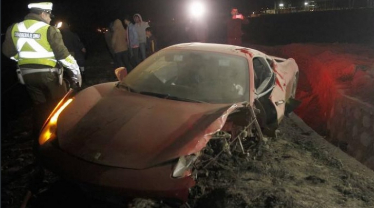 Starul chilienilor, Arturo Vidal, implicat într-un grav accident auto: şi-a făcut praf Ferrari-ul