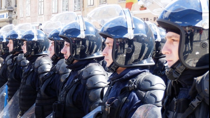 Jandarmeria, acțiune în forță la mitingul anti-Ponta