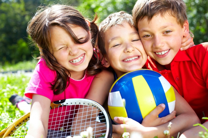 Taberele de vară pentru copii: multitudine de opţiuni pentru părinţi ocupaţi. Care sunt condiţiile