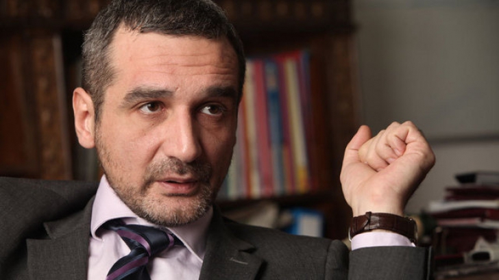 Sebastian Lăzăroiu analizează: ”Omul ruşilor e vicepremier şi sclava PSD, Gîrbovan, la Justiție”