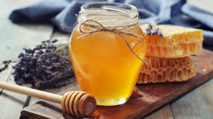 Cum tratezi constipaţia cu miere