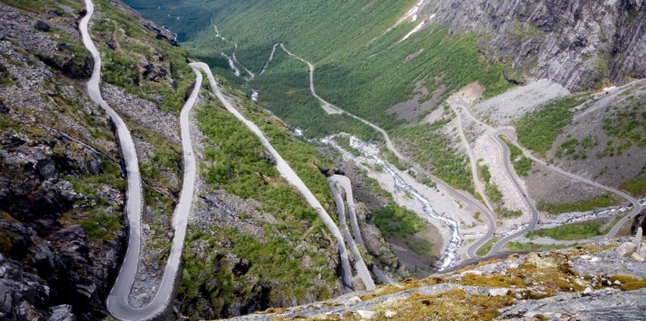 La Trollstigen (la “scala dei Troll”, Norvegia)
