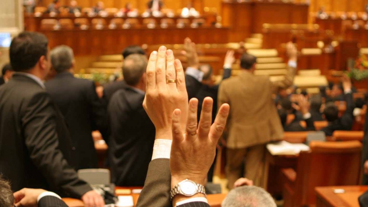 Cine sunt deputații PSD penali care au venit în plen, ca să îl salveze pe Victor Ponta