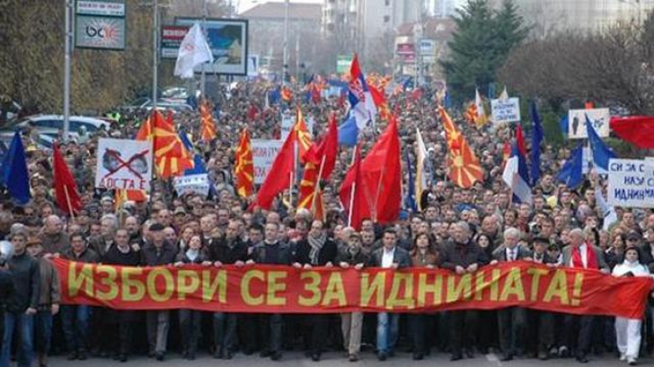Proteste în Macedonia: Mii de persoane cer demisia primului ministru