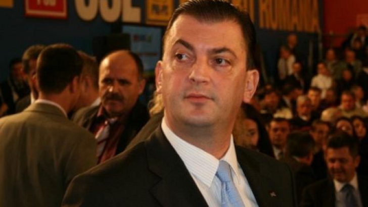 Campanie de strângere de semnături pentru demiterea primarului Rareș Mănescu, în sectorul 6