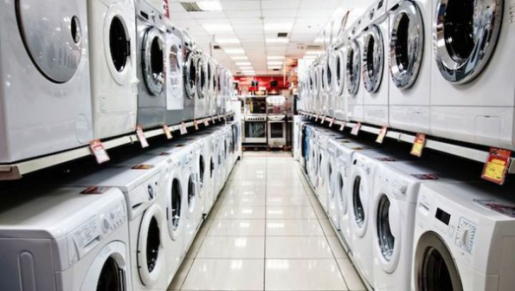 Reduceri eMAG la mașini de spălat rufe și frigidere de până la 40%