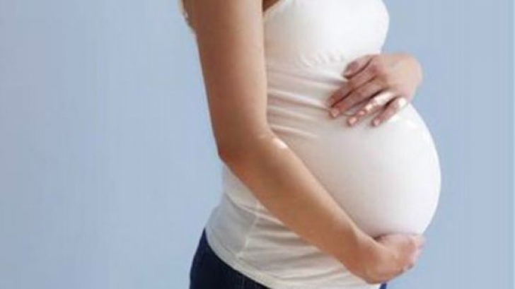 Adolescenta virgină, dar însărcinată. Medicii confirmă