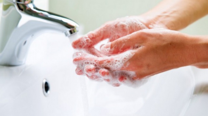 Cele mai mari greşeli pe care le faci când te speli pe mâini