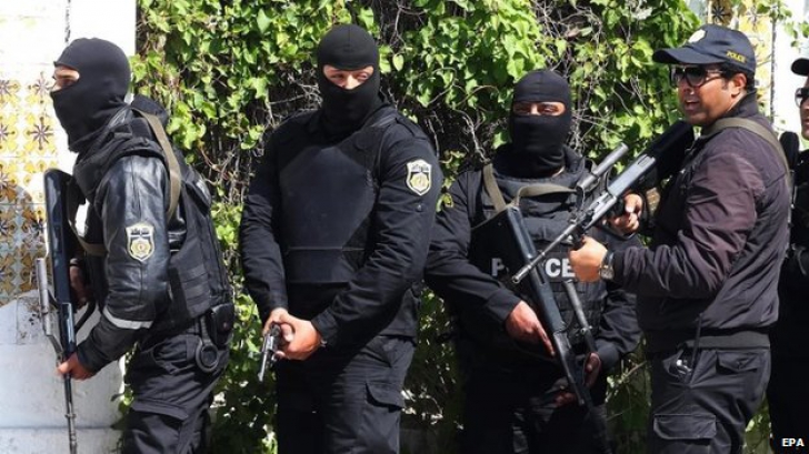 Atentat Tunisia: Au fost identificate 10 dintre cele 38 de victime. Majoritatea, cetățeni britanici