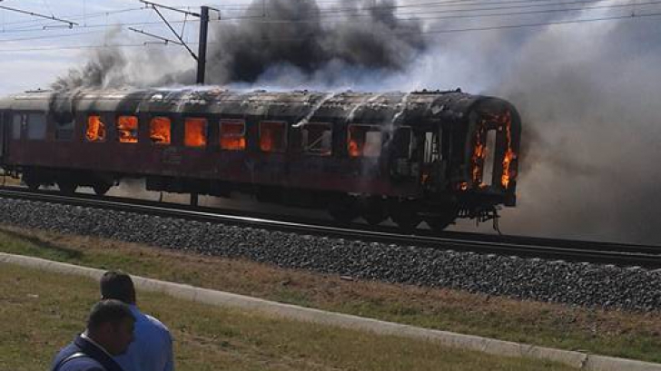 Incendiu în tren: Zeci de pasageri au fost evacuaţi de urgenţă