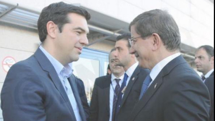 Turcia face un „cadou” grecilor: se oferă să ajute Atena să „iasă din criză”