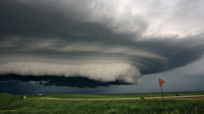Vine sf&acirc;rşitul lumii? Cele mai apocaliptice fotografii făcute &icirc;naintea unor furtuni